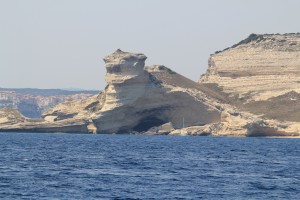 Markante Felsenküste süd-östlich von Bonifacio