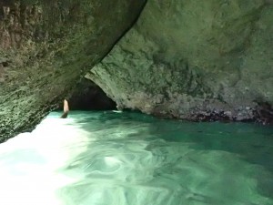 Grotte auf Iskia - Geheimtipp: Eingang unter Wasser